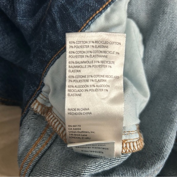 Pilcro High-Rise Jean Shorts | Size 32 - Picture 4 of 4